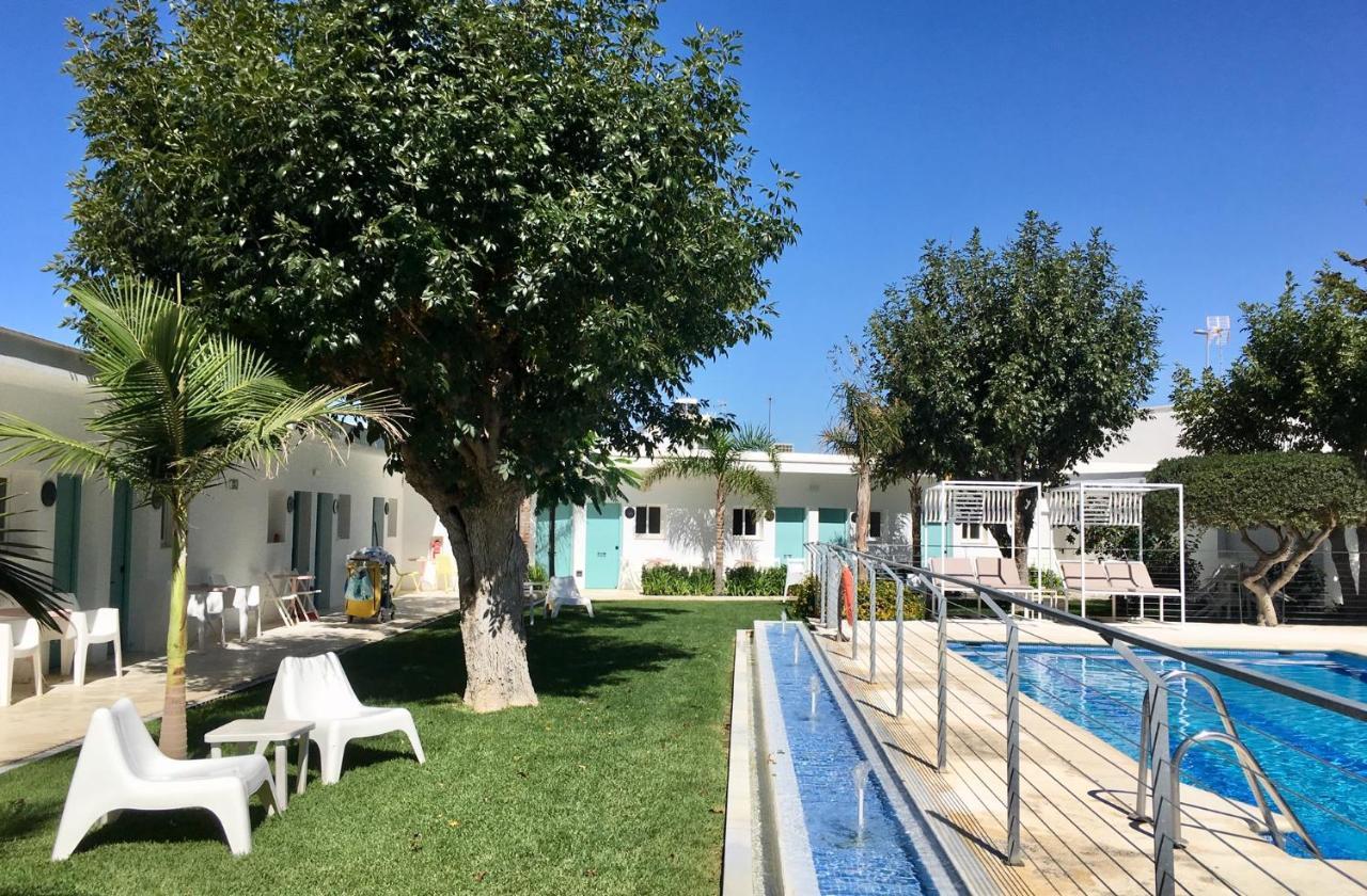 Hostal Las Cumbres Conil De La Frontera Exterior photo